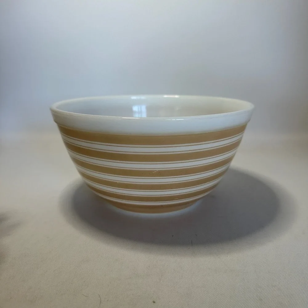 Vintage Pyrex Sandalwood Striped 1.5 Qt Glass Mixing Bowl #402 Rainbow Stripe